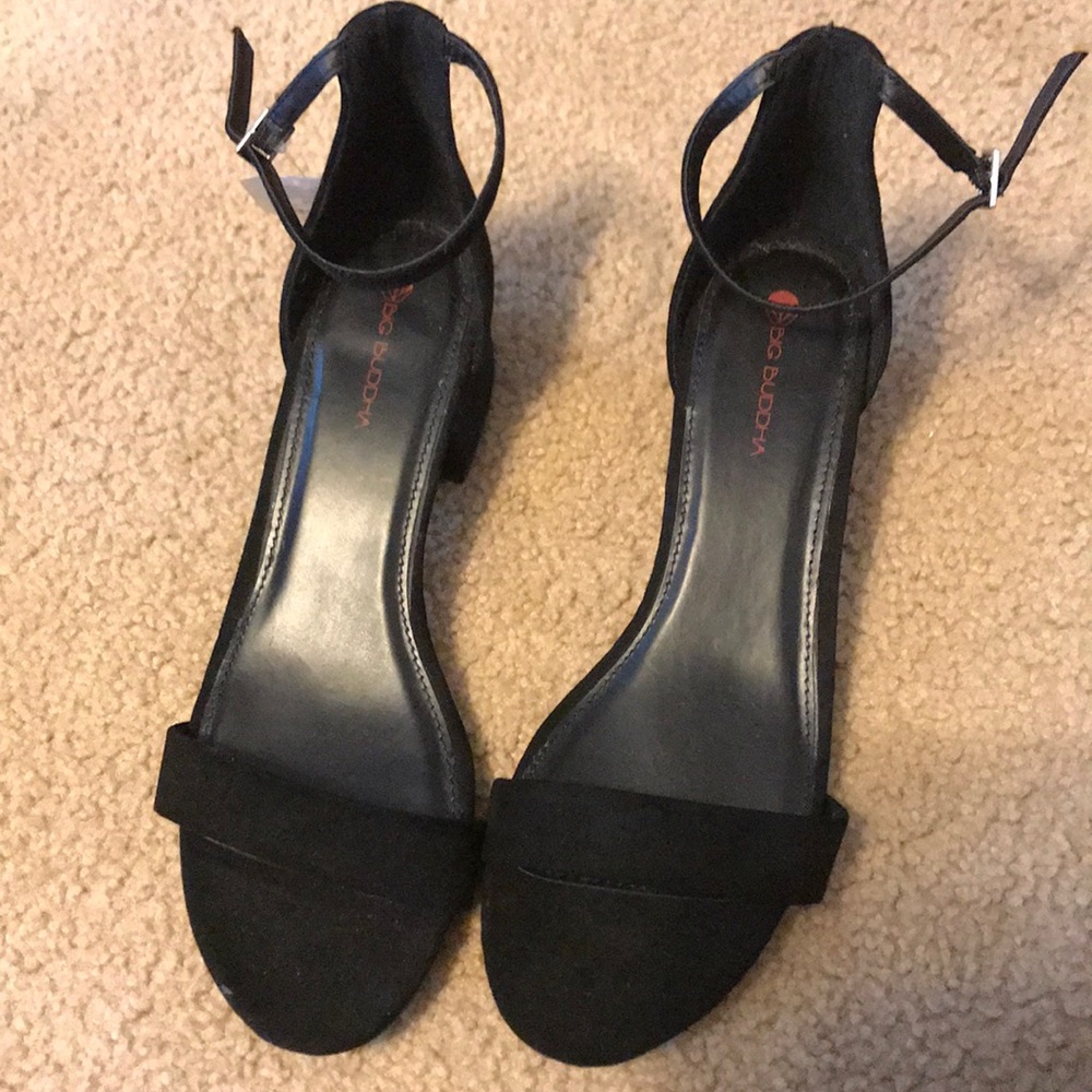 Women’s black dress shoe